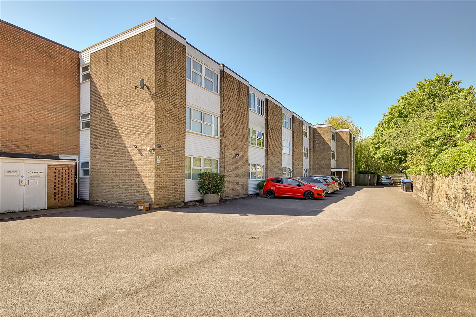 Apartment | Bridge Road, Worthing | For Sale